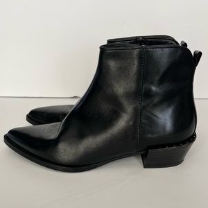 Coach and Four Women’s Black Leather Booties Made In Italy Pointed Toe Size 9.5